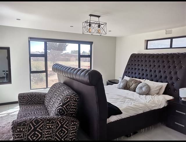 5 BEDROOM FREEHOLD FOR SALE IN BENONI ORCHARDS AH